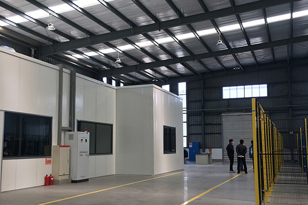 有關(guān)工廠裝修中對(duì)設(shè)備間的隔音處理方法