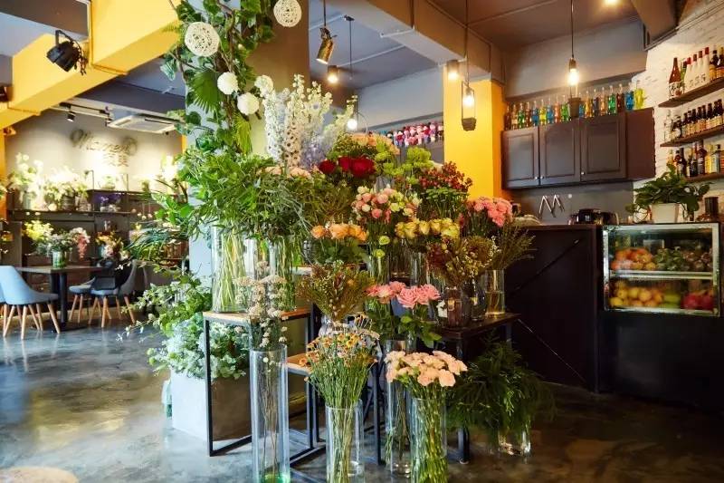 簡約時尚花藝店裝修設(shè)計效果圖