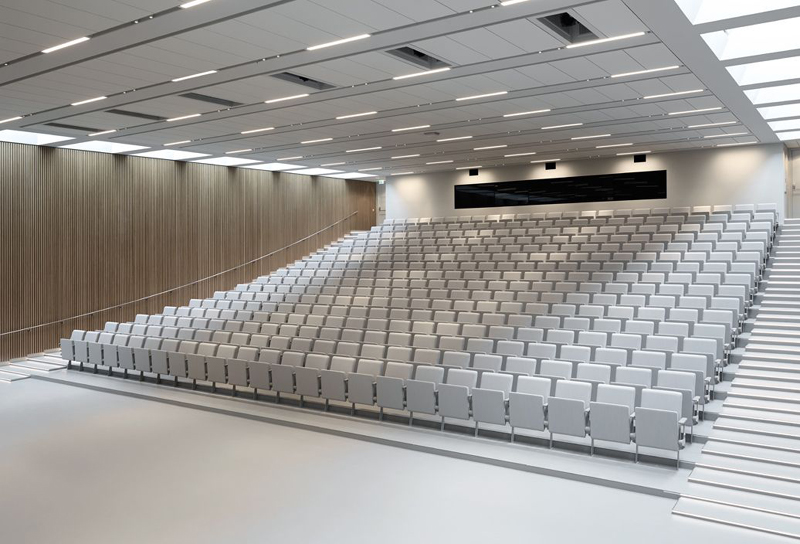 學(xué)?；顒?dòng)中心報(bào)告廳裝修效果圖