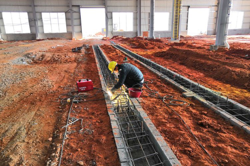 工業(yè)廠房地基開(kāi)槽