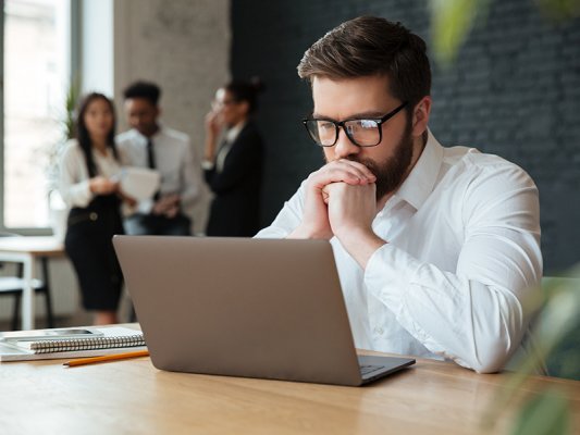 你的辦公室裝修對(duì)了嗎？關(guān)于空間、效率與人性化的深度反思